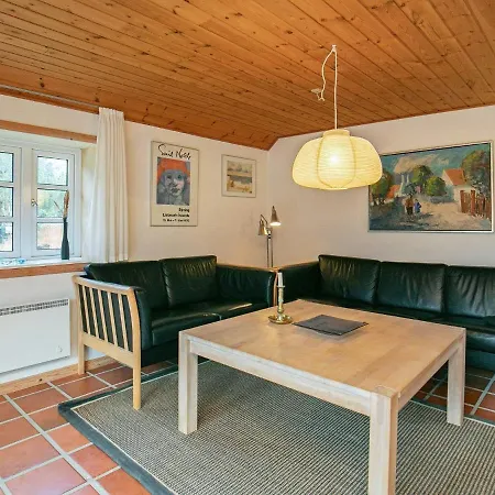 Lxxiv Semesterbostad *